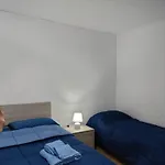 Controvento House